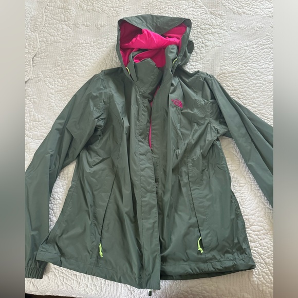 The north face rain jacket - Picture 2 of 5